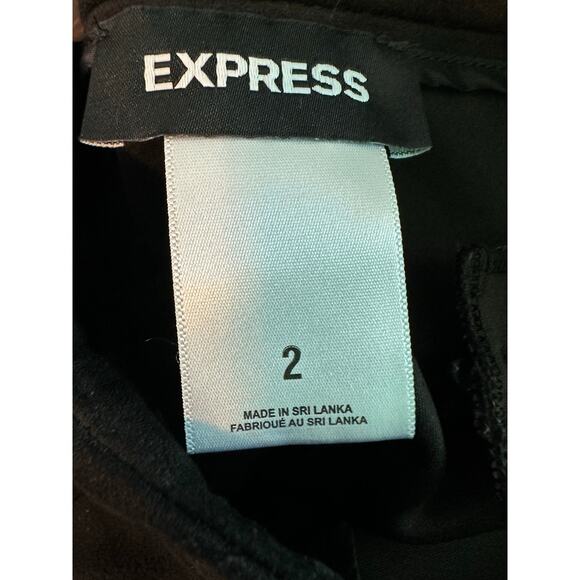 Express black velvet  pleated high shorts size 2 - Picture 3 of 16